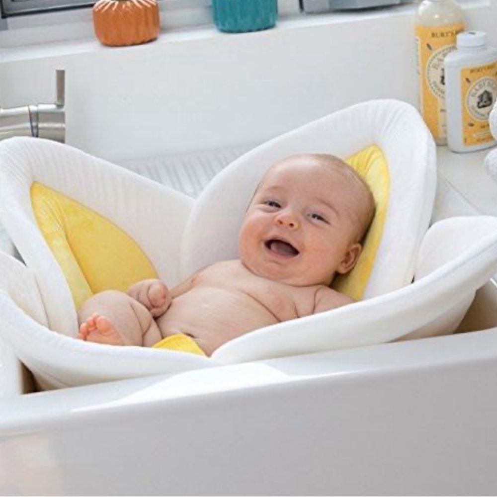 Blooming Baby Lotus Bath Mat - Picture 4 of 16